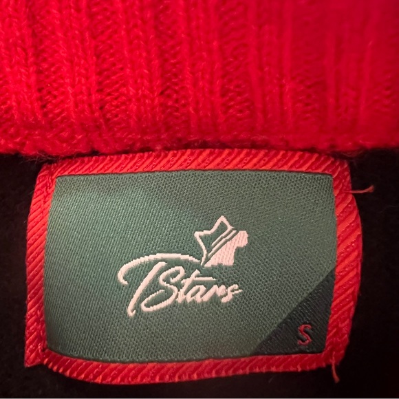 Kungfu Dabbing Santa Sweater - Picture 6 of 6